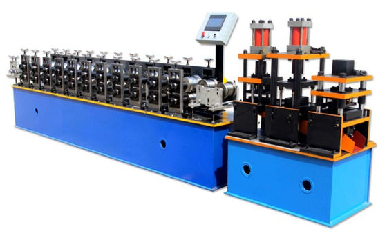เครื่องขึ้นรูปม้วนพาเลทแร็ค 380V 5m / นาทีสำหรับเหล็กชุบสังกะสี