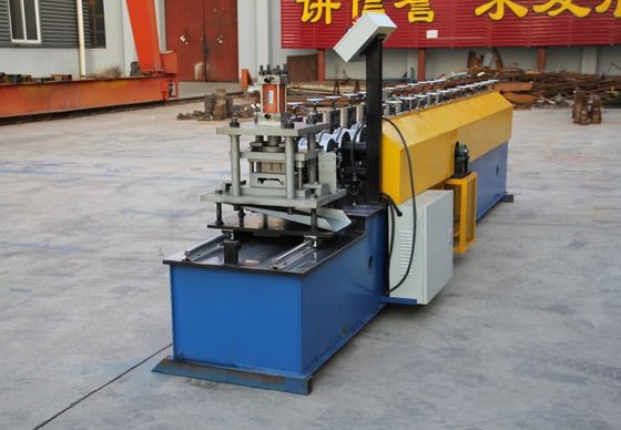 เครื่องขึ้นรูปม้วนกรอบประตู 50Hz 12m / นาที 2 เพลาปรับระดับ