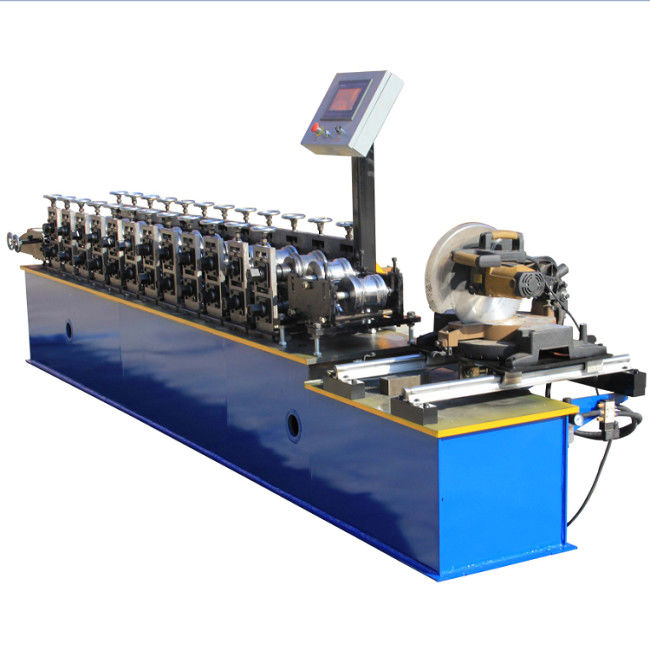 3.2T เหล็กม้วนประตูม้วนขึ้นรูปเครื่อง 5.5KW 12 สถานี