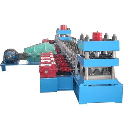 เครื่องขึ้นรูปม้วนแผ่นโลหะกั้นถนน 12m / min