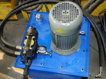 เครื่องขึ้นรูปม้วน CZ Purlin 15m / นาที 6.5T 15 Roller Station 3